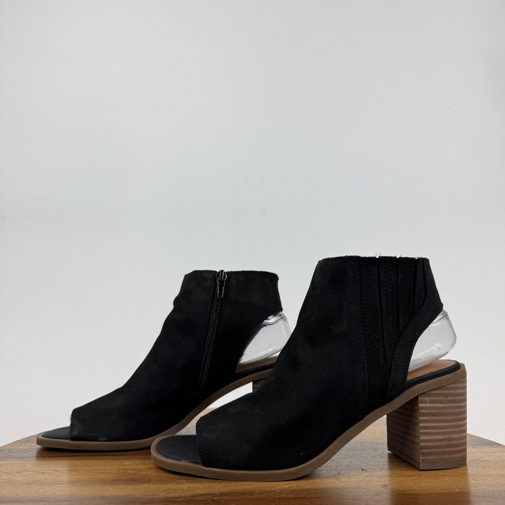 New Womens Lucky Brand Tovinnia Black Leather Peep Toe Heeled Sandals Size 8 M - Picture 2 of 8